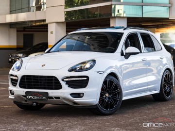 Porsche cayenne gts 