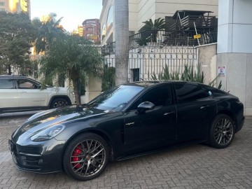 Porsche panamera 4sehy 