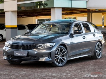 BMW 320i active flex 