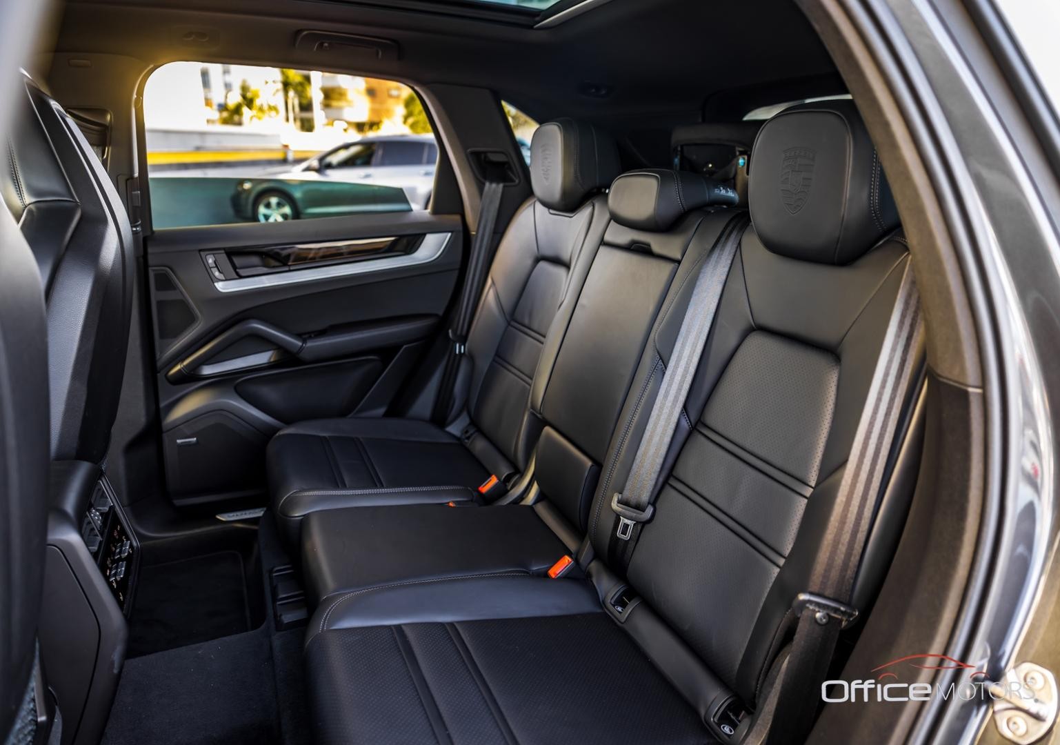 Porsche cayenne phev