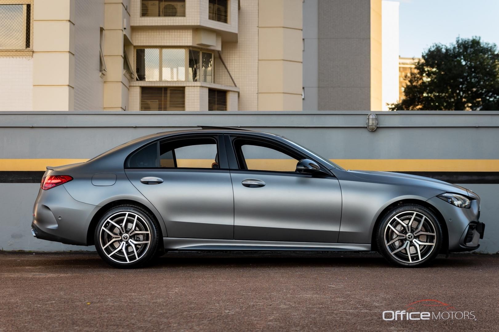 mercedes-benz c300 amg line