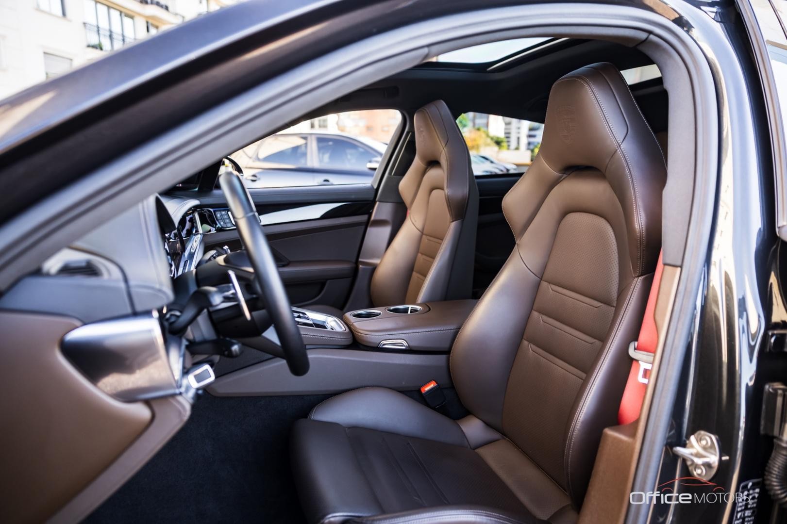 Porsche panamera 4sehy