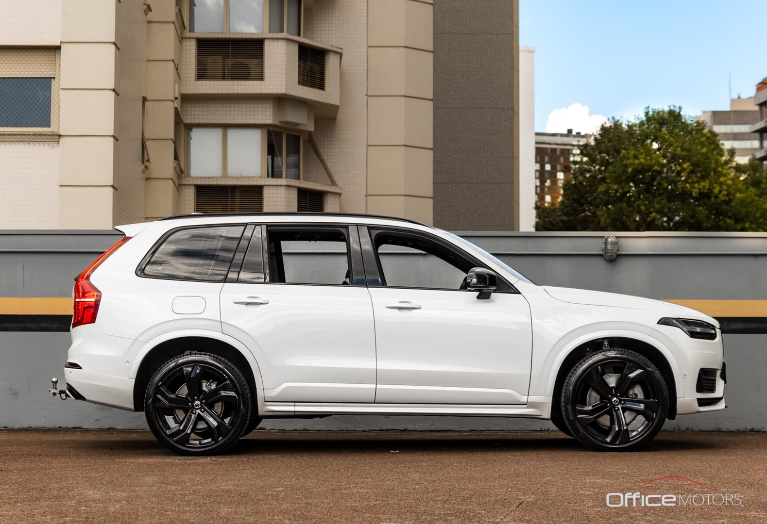 Volvo xc90 t8 ult dark