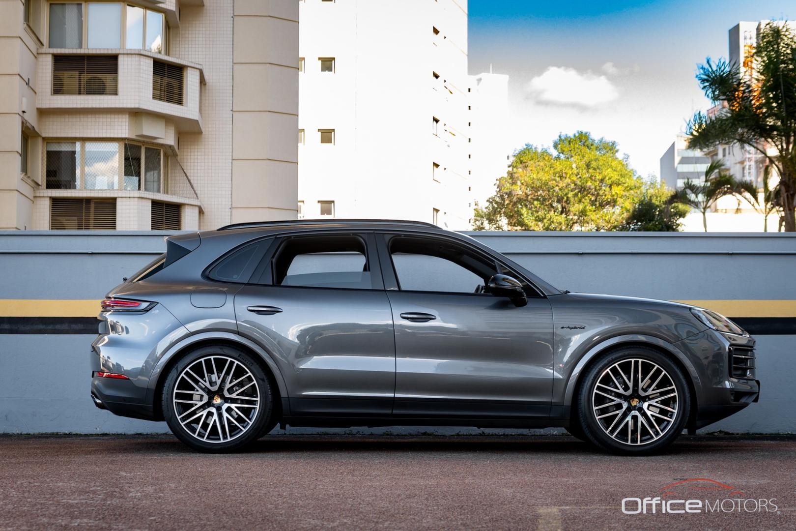 Porsche cayenne phev