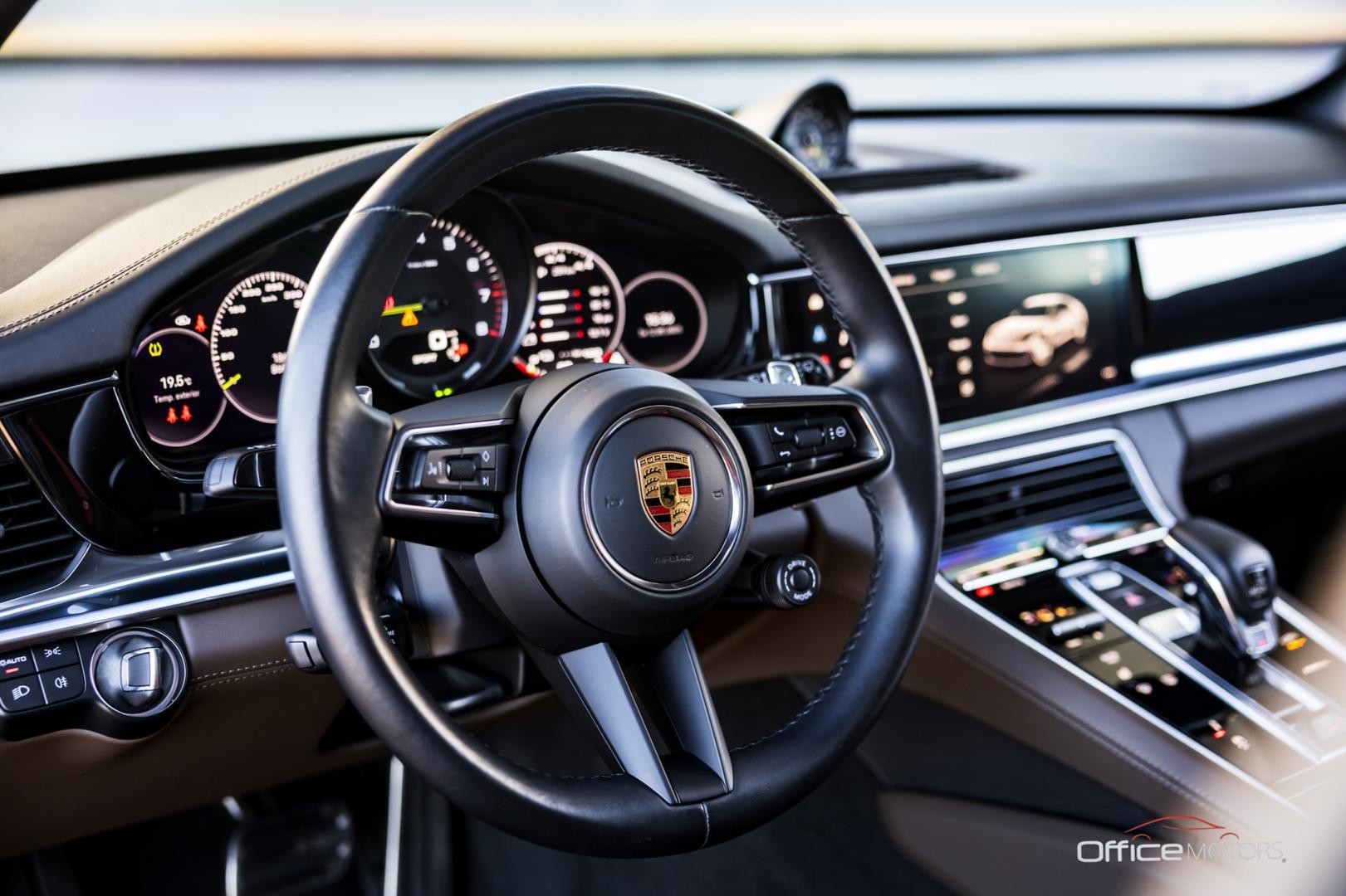 Porsche panamera 4sehy