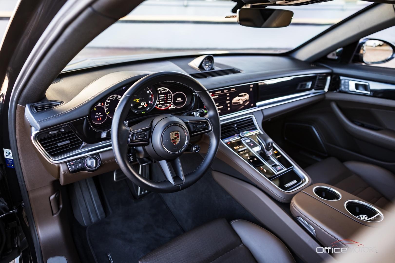 Porsche panamera 4sehy