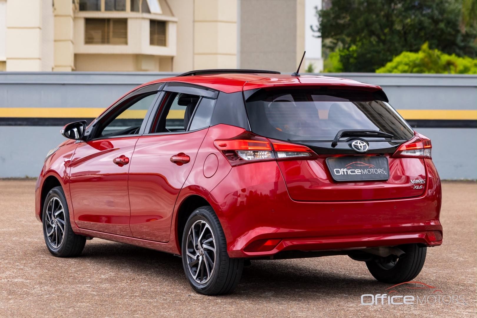 Toyota yaris ha xls15