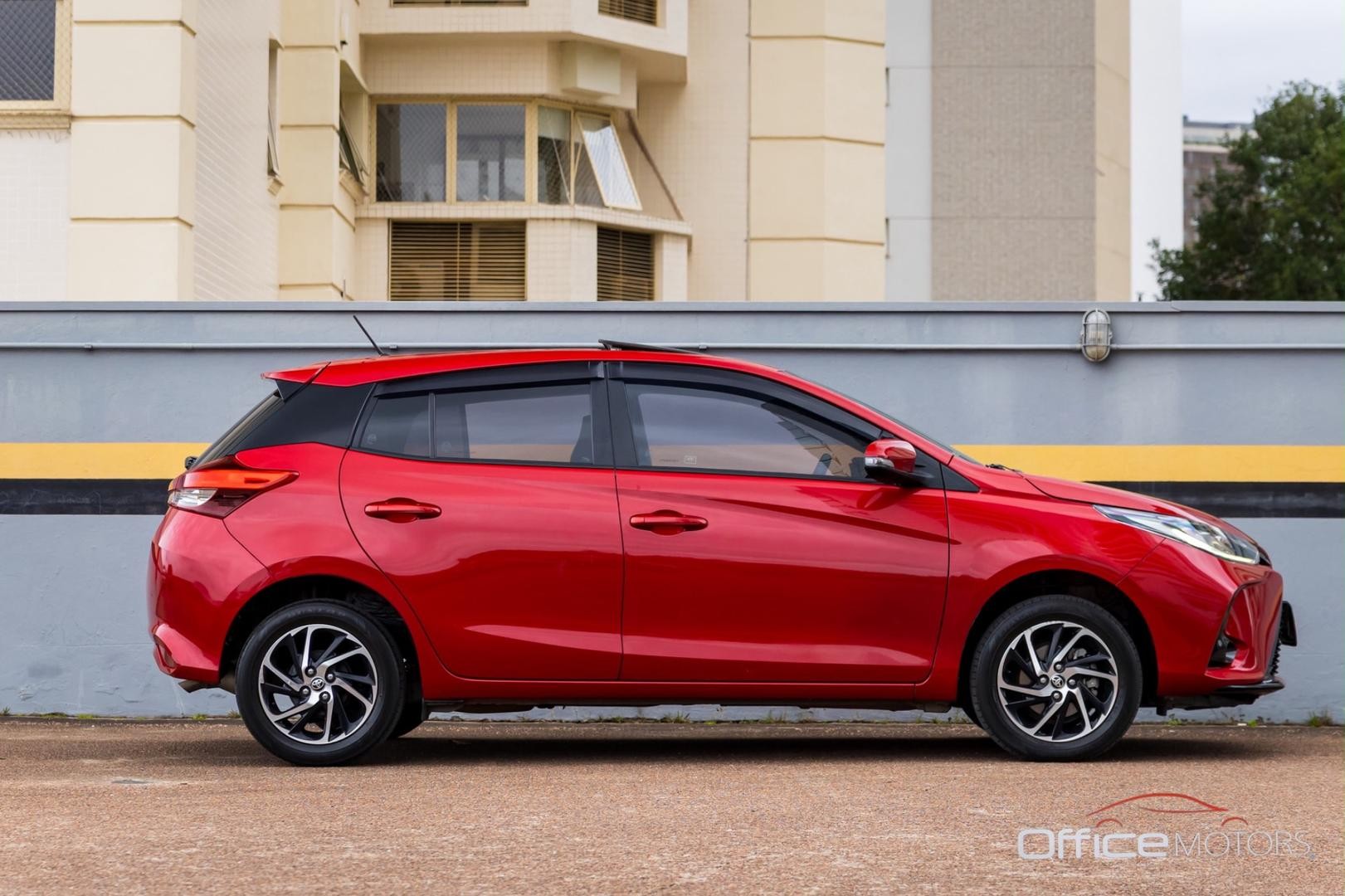 Toyota yaris ha xls15